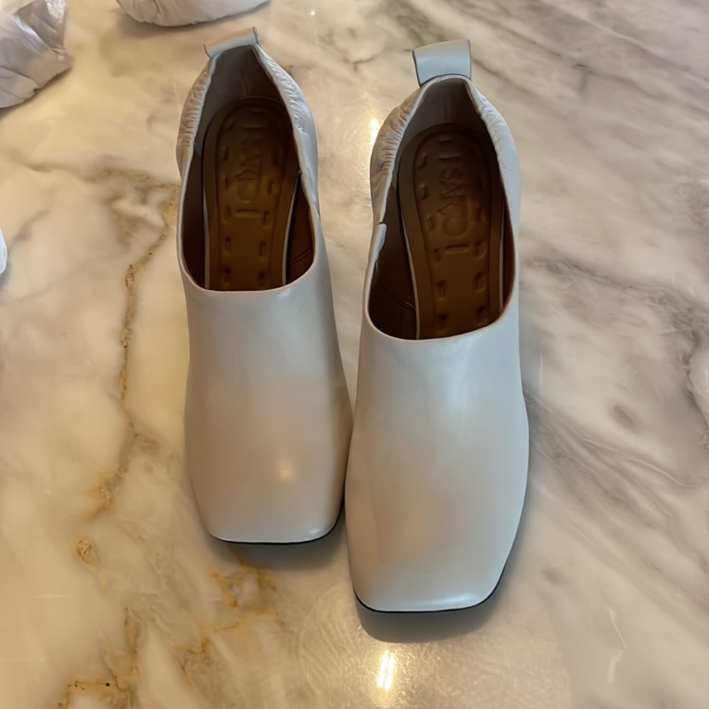 NWT SARTO A-BRAVA IN PUTTY Never tried on size US 9.5 SOFT FOOT & LEATHER BOOTI